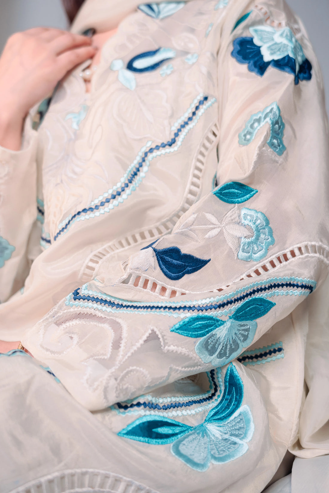 3 Piece Stiched White Silk Suit (Pret)