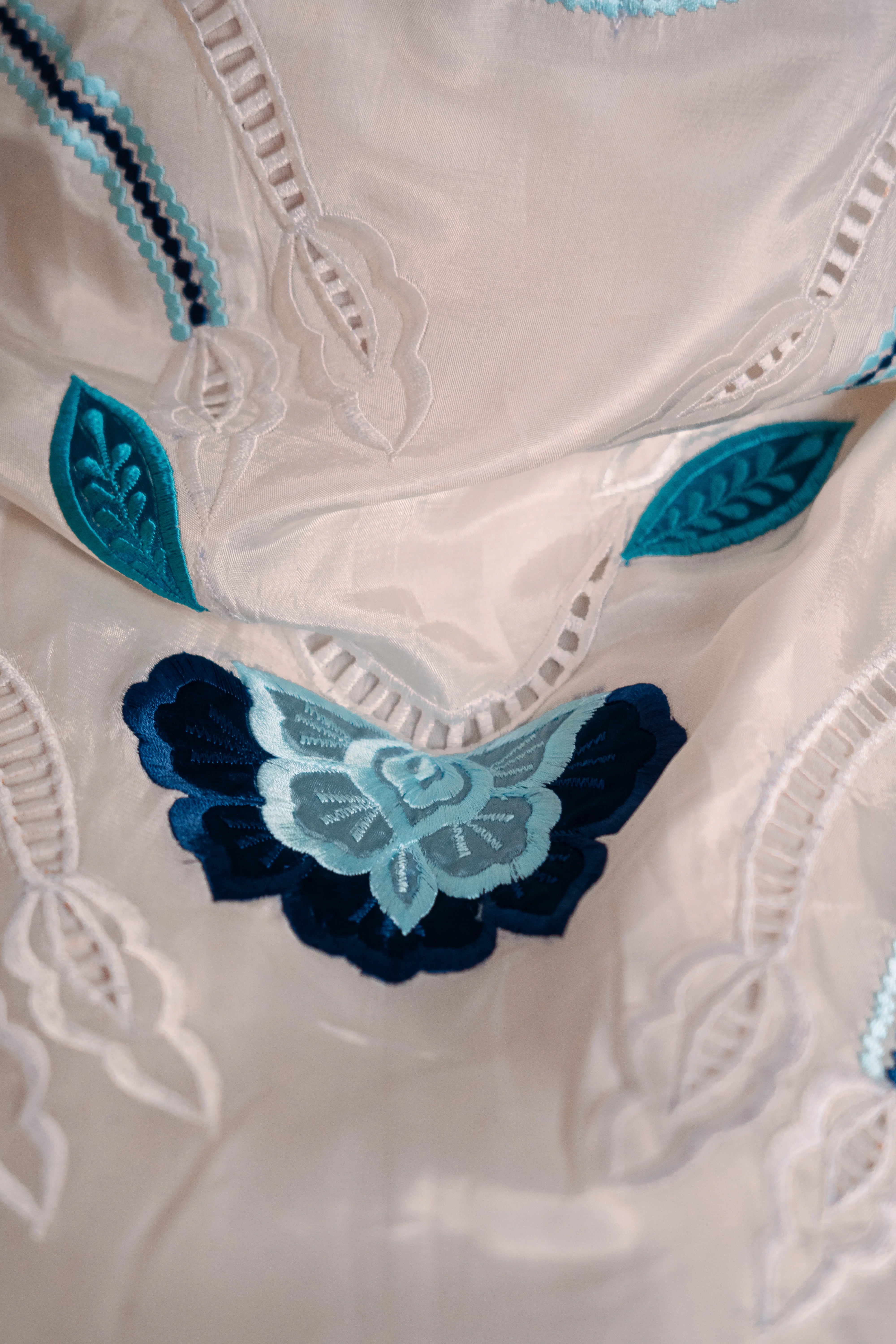 3 Piece Stiched White Silk Suit (Pret)