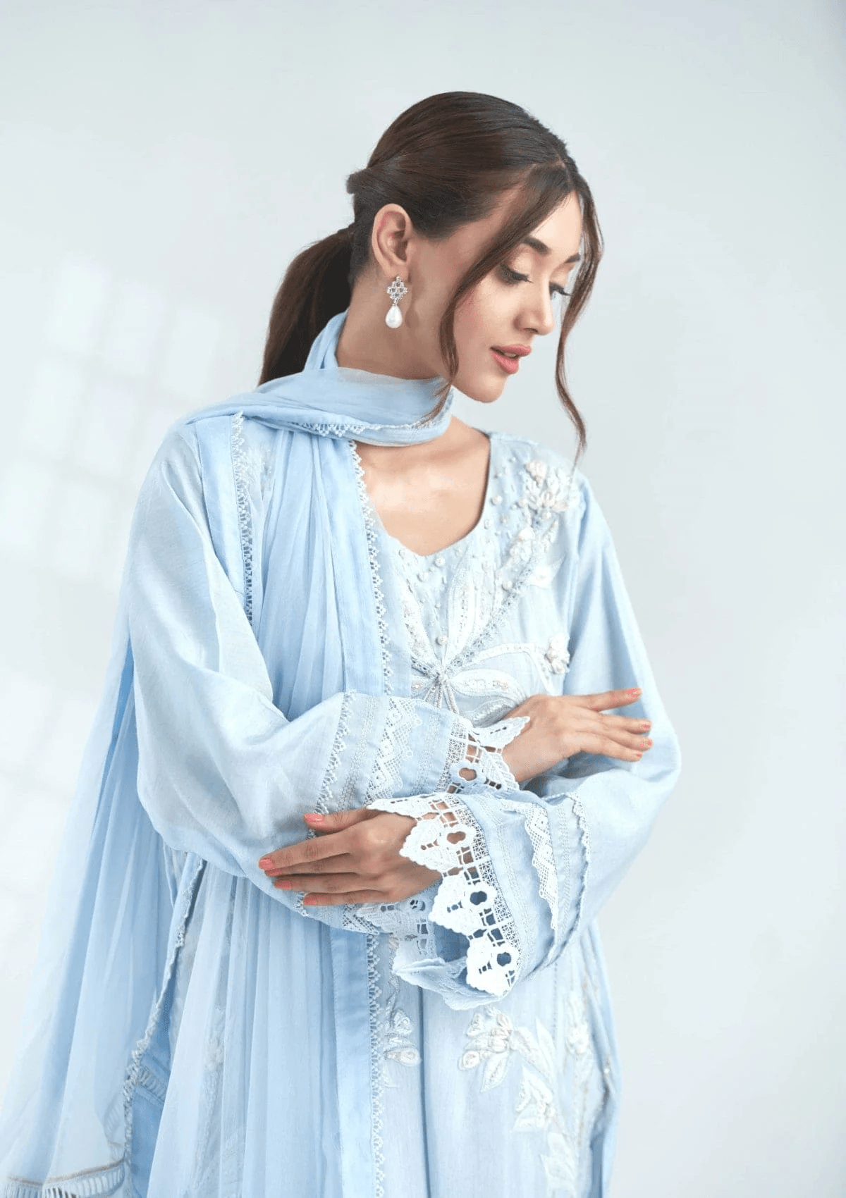 Neigecis - AMNOR KHAAS